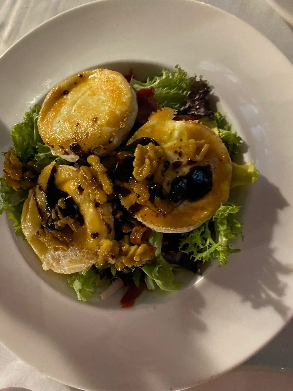 Ensalada templada de queso de cabra